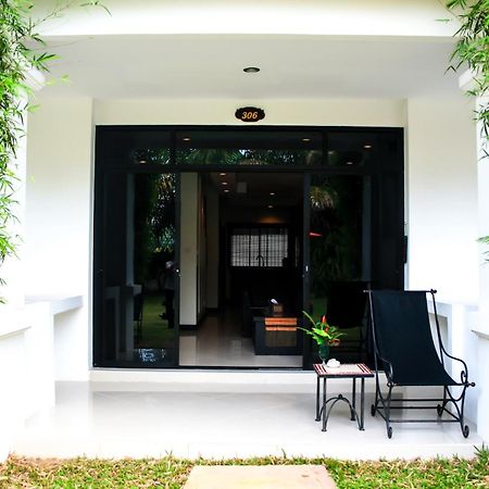 Palm Grove Resort, Pattaya На Джомтьен Номер фото