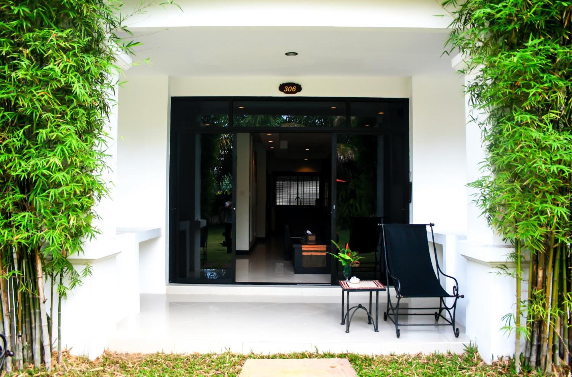 Palm Grove Resort, Pattaya На Джомтьен Номер фото