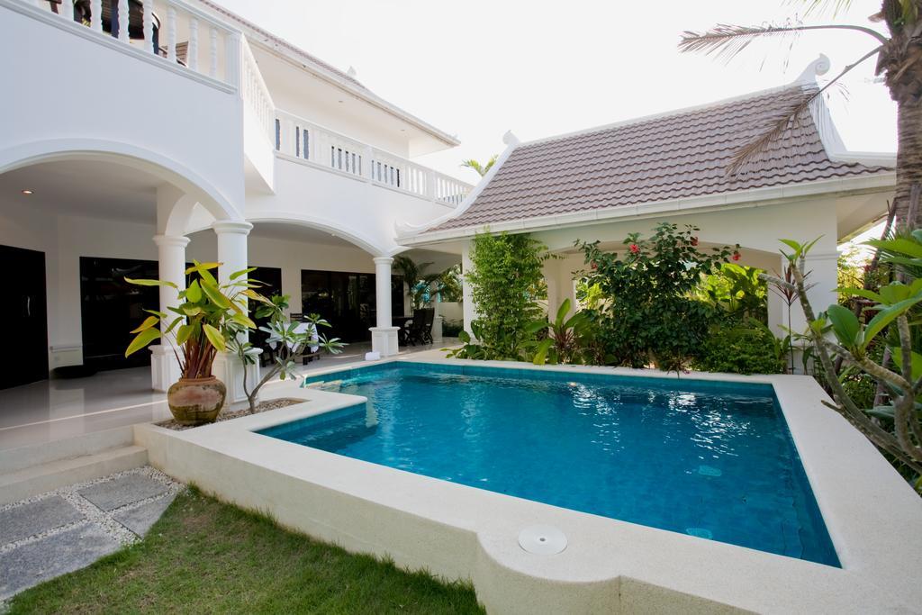 Palm Grove Resort, Pattaya На Джомтьен Номер фото